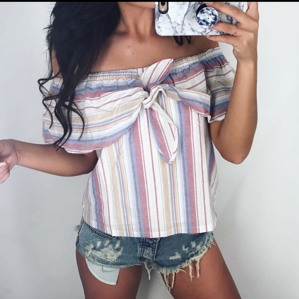 LUSH off the shoulder top M